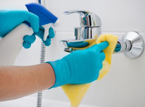 End of tenancy cleaning in a Holland Park kitchen and living area